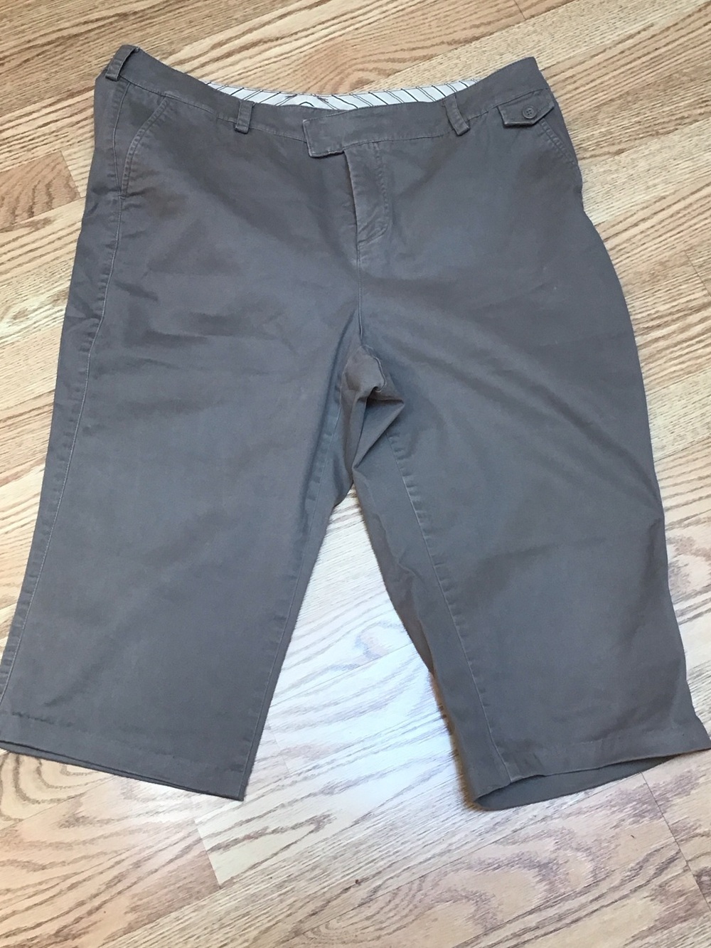 Casual Knee-Length Cotton Shorts in Taupe